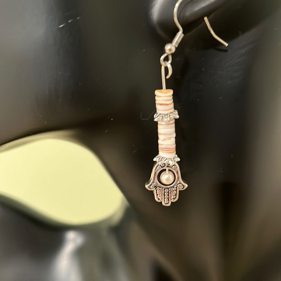 Designs by Forte Jewelry - Handmade 🪬 Hamsa Charm & Shell Dangle Earrings